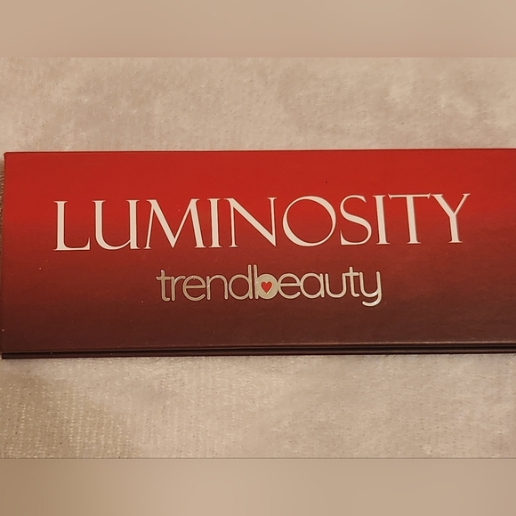 Trend Beauty Luminosity Palette NEW - Picture 1 of 3